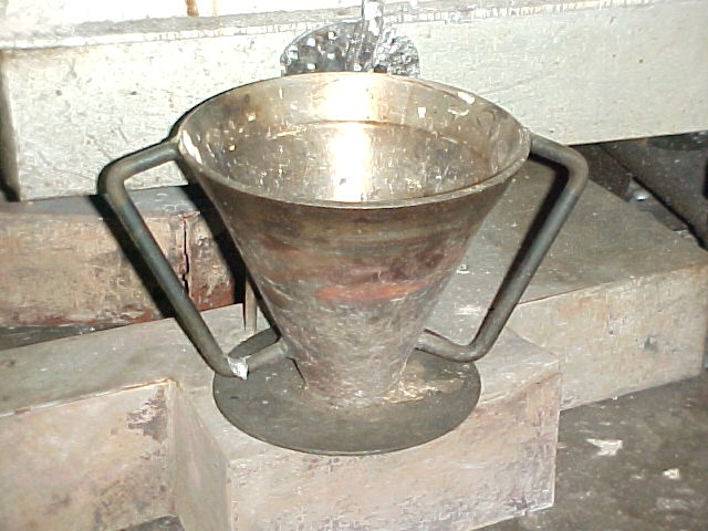 DROSS BUCKETS AND MOLDS